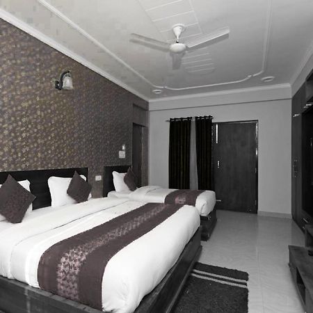 Hotel Oyo 11877 Royal Residency New Tehri Exteriér fotografie