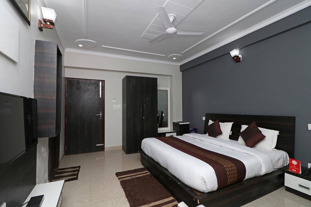 Hotel Oyo 11877 Royal Residency New Tehri Exteriér fotografie